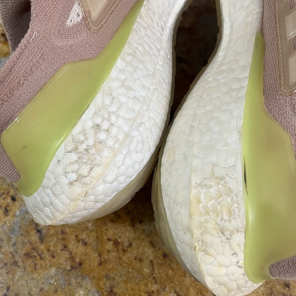 Adidas Ultraboost size 10 - Picture 7 of 9